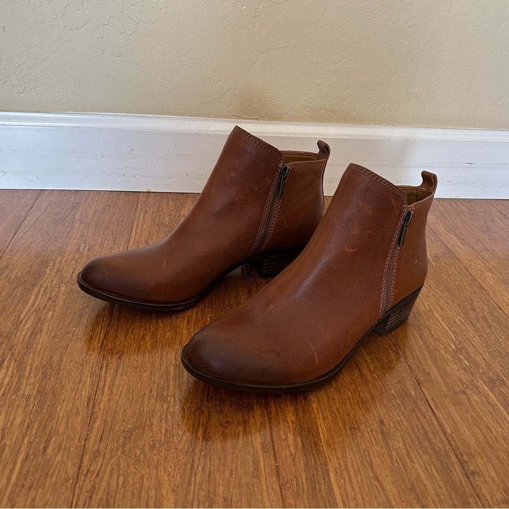 Lucky Brand Basel Ankle Booties in faux distressed Toffee Leather color Sz 9.5 - Picture 4 of 13